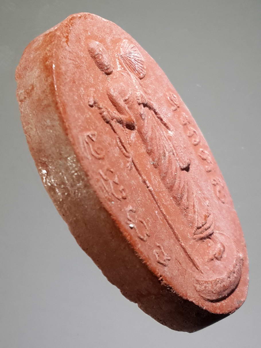 รหัสสินค้า พระไม่ทราบที่ 353 พระสิวลีเนื้อผง หลังแม่ธรณีบีบมวยผม ไม่ทราบสำนัก พระรายการนี้ให้เช่าบูชาแล้ว