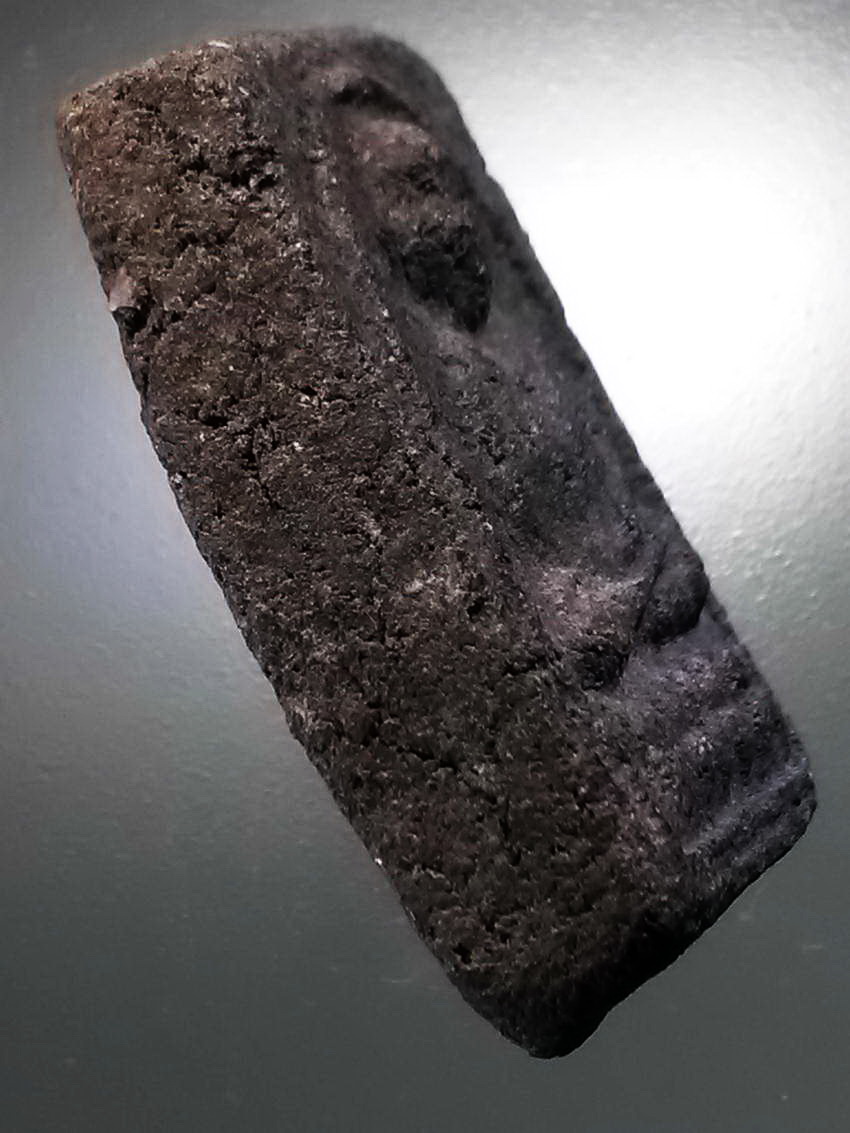 รหัสสินค้า หลวงปู่ทวด วัดต่างๆ 489 หลวงปู่ทวด เนื้อว่าน วัดช้างให้ จังหวัดปัตตานี ไม่ทราบปีที่สร้าง เนื้อหาเก่า มีอายุ