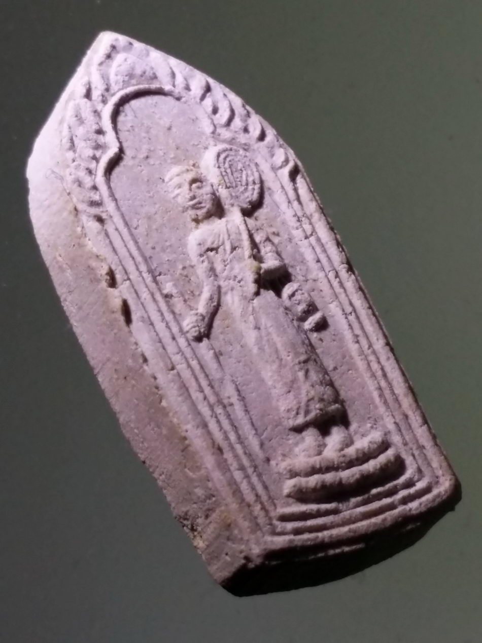 พระไม่ทราบรายละเอียด รหัสสินค้า พระไม่ทราบที่ 316 พระขุนแผนเนื้อผง ที่ฐานเขียนว่ามงคล