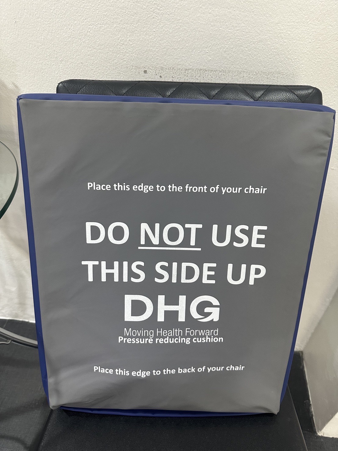 เบาะโฟมรองนั่งลดโอกาสการเกิดแผลกดทับ Dyna Tek Superior หนา 10 cm รับน้ำหนักได้ 127kg ผ้าคลุมเบาะกันน้ำ เหมาะสำหรับวีลแชร์ หรือเก้าอี้นั่งทั่วไป