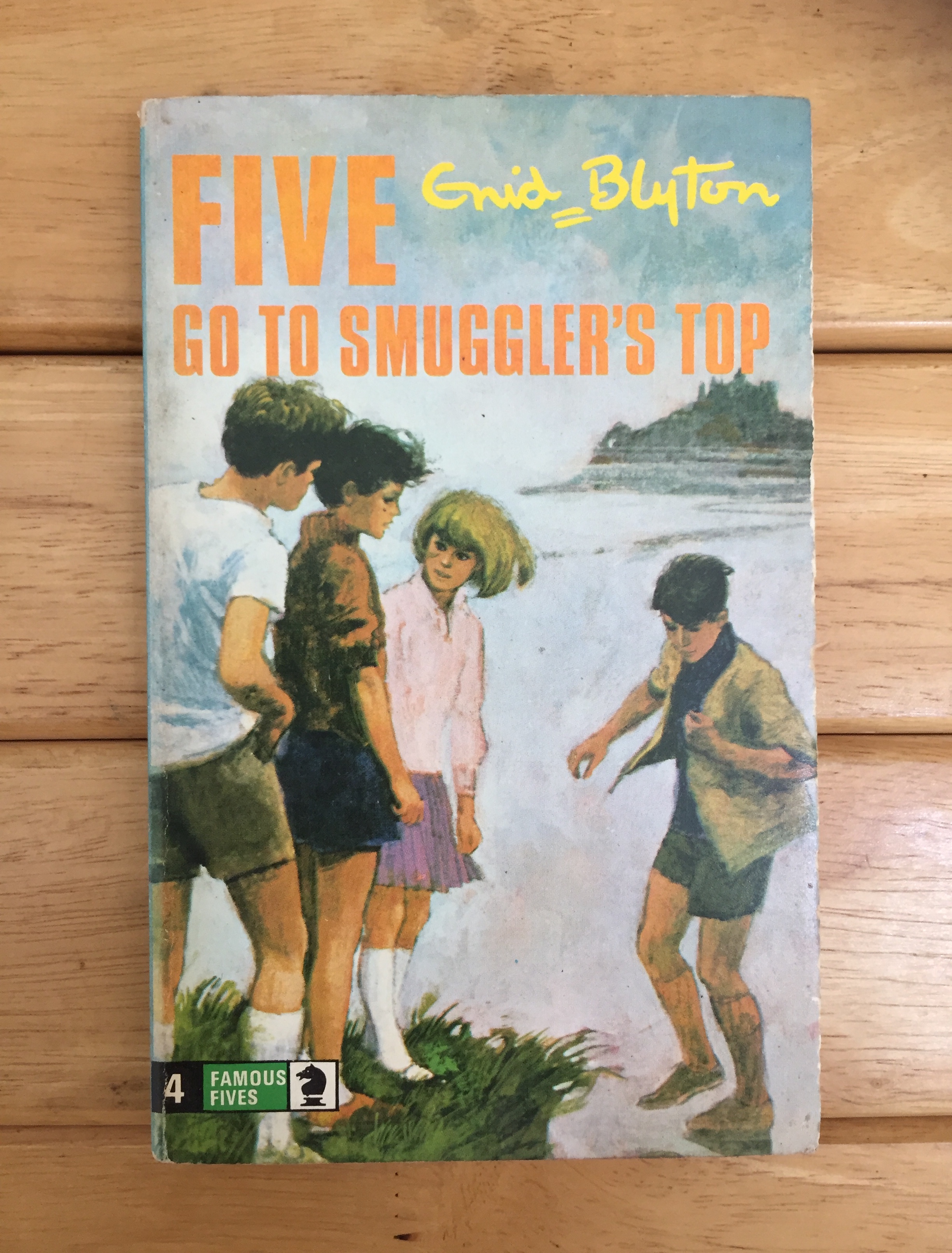 Five go to Smuggler's Top