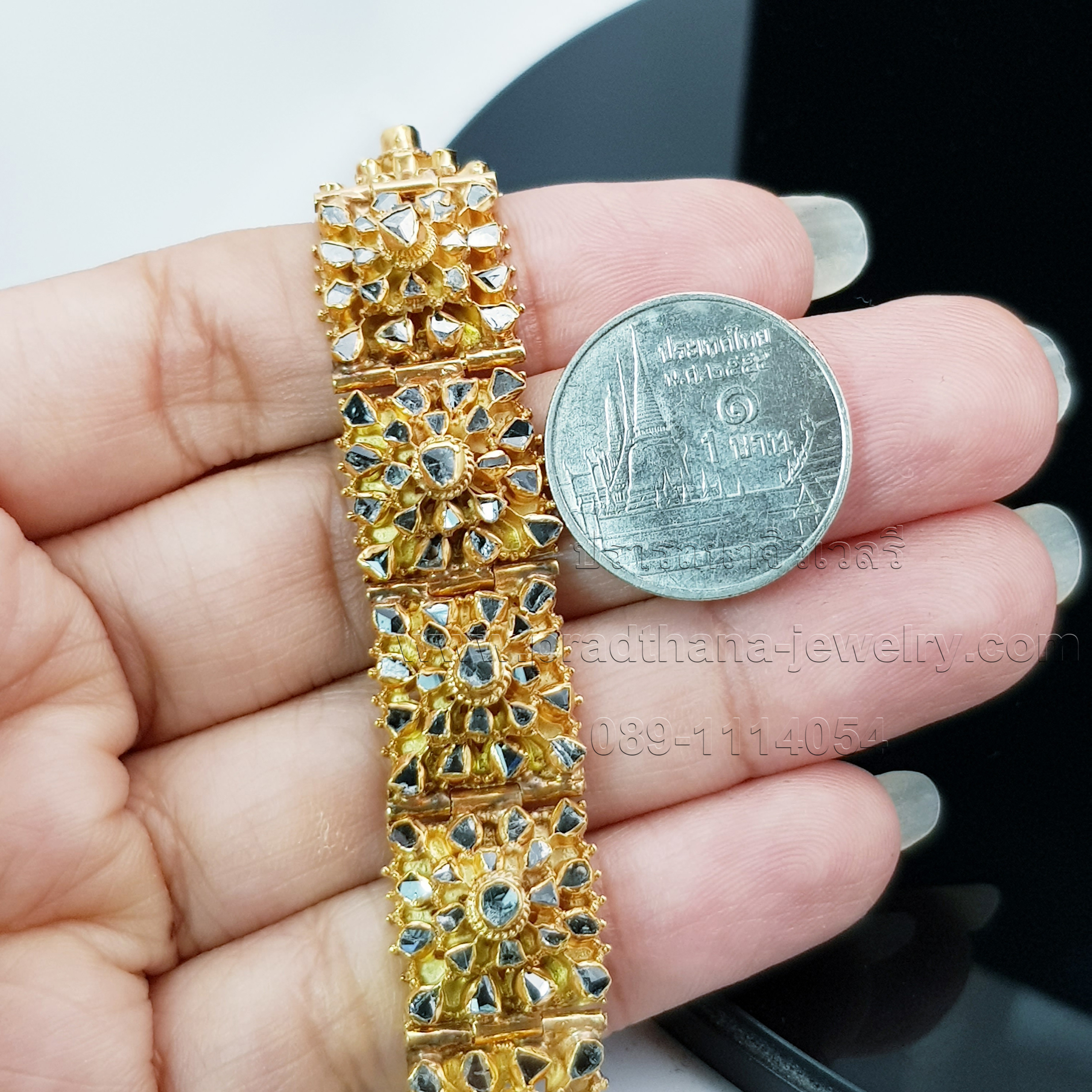 สร้อยข้อมือเพชรซีกโบราณ