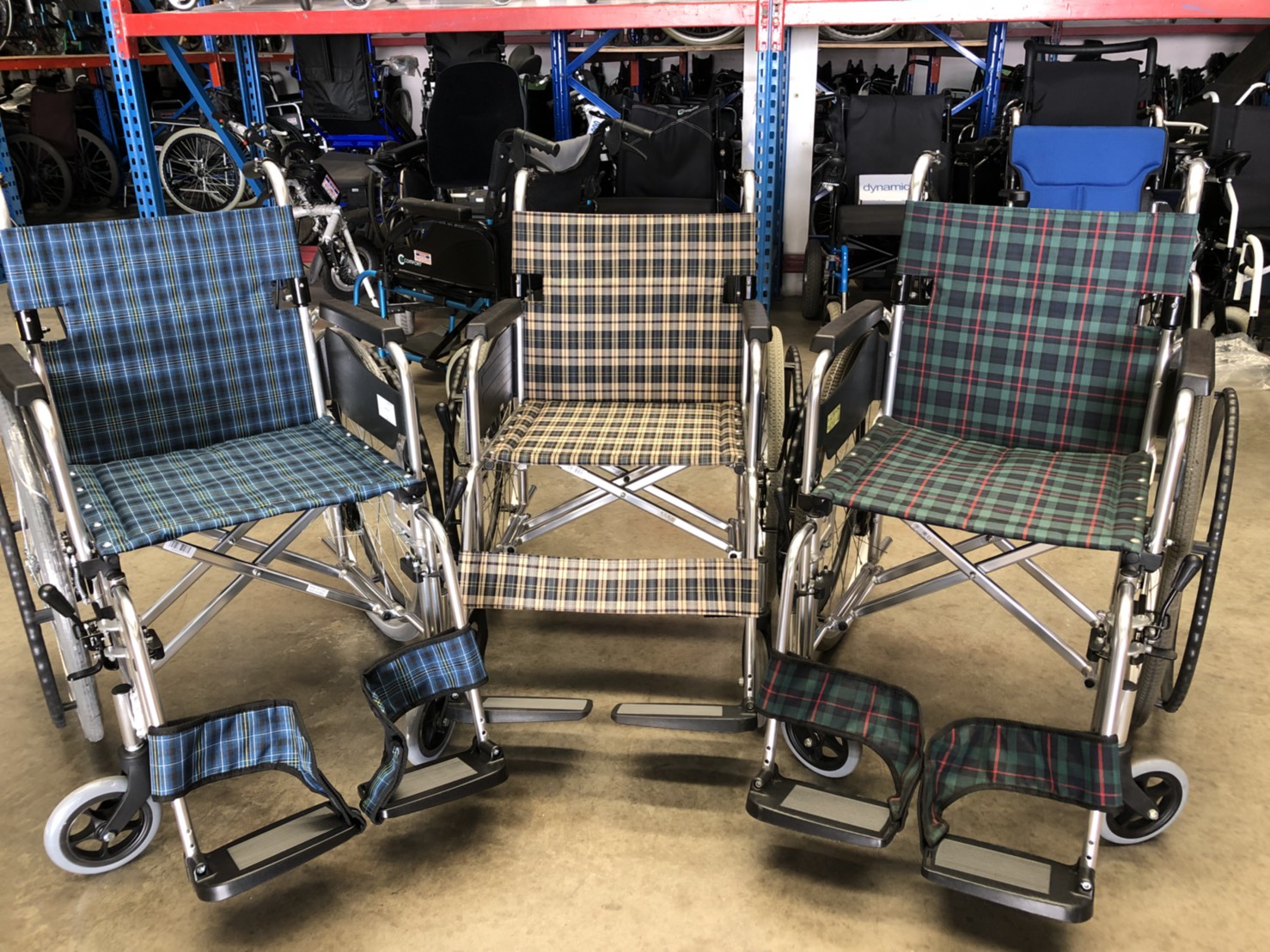 รถเข็นผู้ป่วย MIKI รุ่น MVWSW-47JD ล้อหน้า 6 นิ้ว ล้อหลัง 24 นิ้ว หนัก 14.5 กิโลกรัม รับประกันศูนย์ไทย 3 ปี