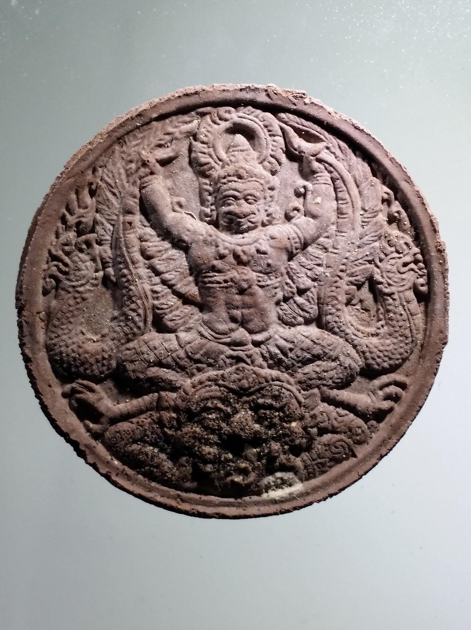 รหัสสินค้า จตุคามรามเทพ 909 พระเทวราชโพธิสัตว์จตุคามรามเทพ เนื้อว่านผสมผงธูป โรยผงตะไบ รุ่นมหาเศรษฐีบุญฤทธิ์ หลวงพ่อจอน วัดบุญฤทธิ์ จังหวัดนครราชสีมา จัดสร้าง ปี 2550