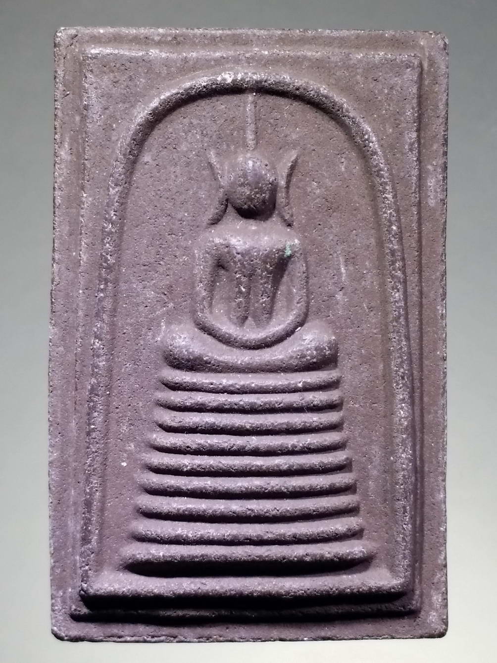 รหัสสินค้า พระไม่ทราบที่ 264 พระสมเด็จ เนื้อผงผสมแร่เหล็กน้ำพี้ หลังยันต์นะ ไม่ทราบที่