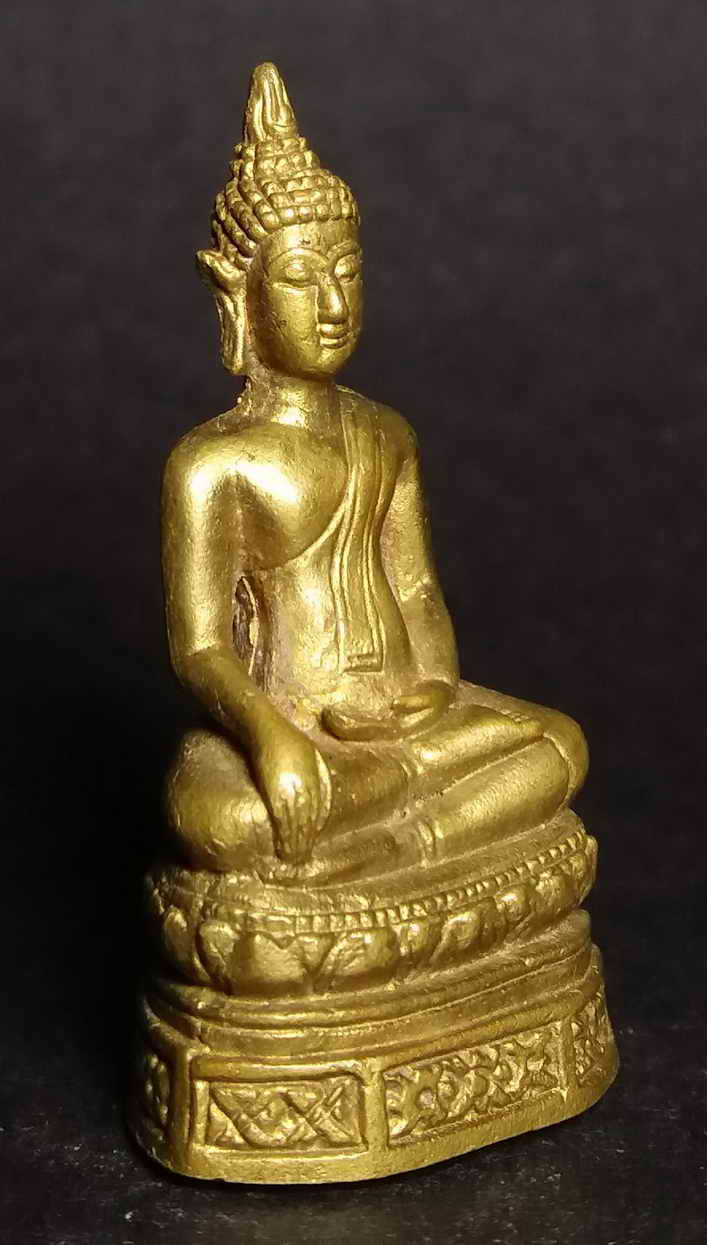 รหัสสินค้า พระกริ่ง พระหล่อ 011 รูปหล่ออุดกริ่ง พิมพ์พระพุทธนั่งมารวิชัย ฐานบัว ไม่ทราบที่ น่าจะเป็นพระทางภาคเหนือครับ พระรายการนี้ให้เช่าบูชาแล้ว