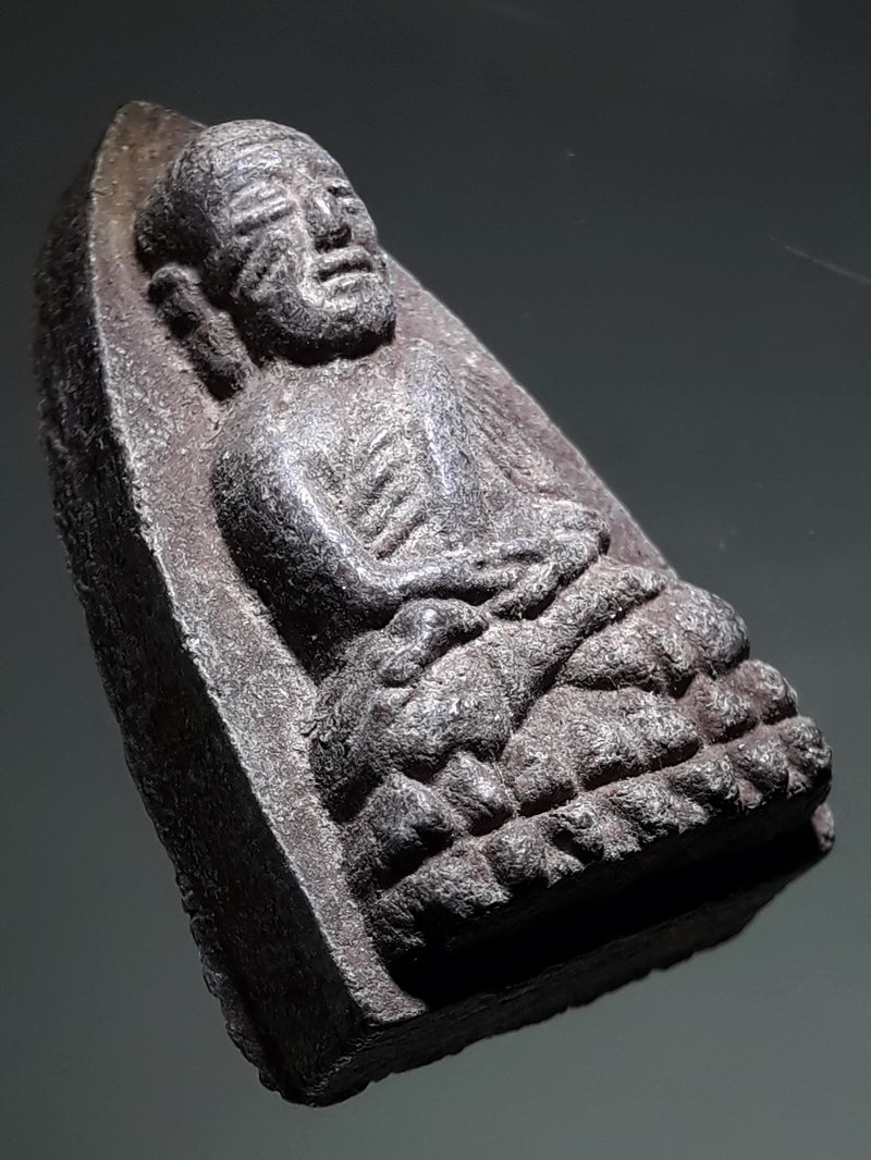 รหัสสินค้า พระเนื้อดิน ผง ว่าน 10489 หลวงพ่อทวด หลังพระธาตุ วัดพระมหาธาตุวรมหาวิหาร จ.นครศรีธรรมราช ไม่ทราบปี ไม่ทราบรุ่น