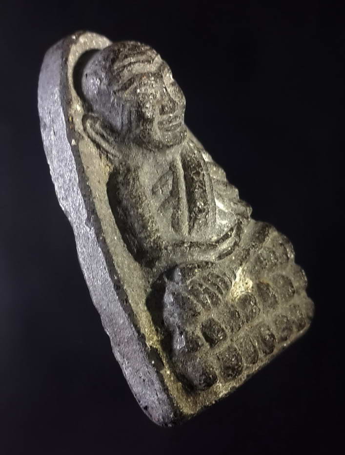 รหัสสินค้า หลวงปู่ทวด วัดต่างๆ 072 หลวงปู่ทวดเนื้อว่าน หลังเรียบ วัดช้างให้ จังหวัดปัตตานี ไม่ทราบปีที่สร้าง