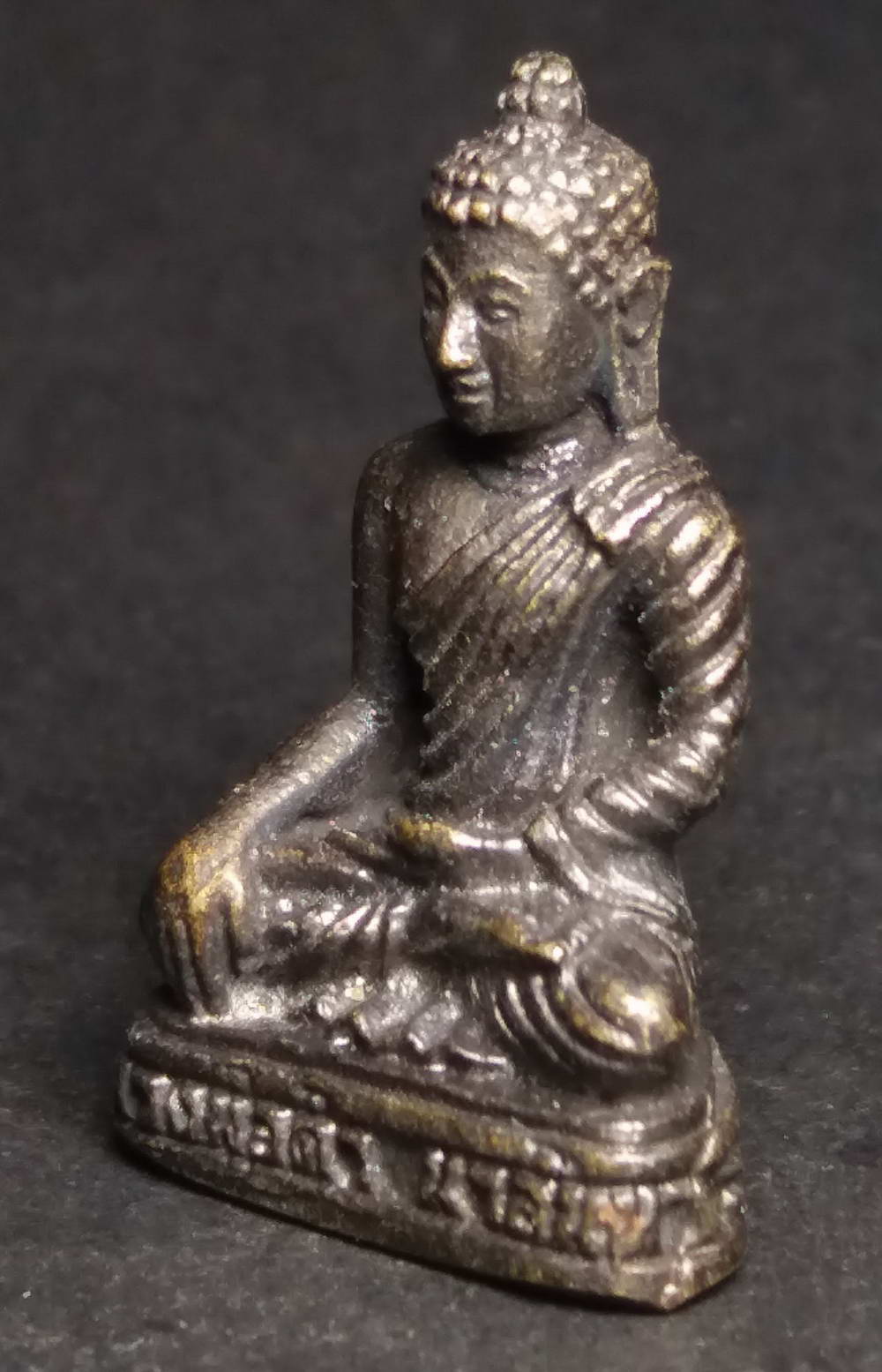 รหัสสินค้า พระกริ่ง พระหล่อ 167 รูปหล่อจำลอง พระพุทธหลวงพ่อดำ นาลันทา กรุงราชคฤห์ ประเทศอินเดีย ออกวัดถ้ำประทุนธรรม จังหวัดนครสวรรค์ หล่อตันเนื้อทองเหลืองรมดำ พระรายการนี้ให้เช่าบูชาแล้ว