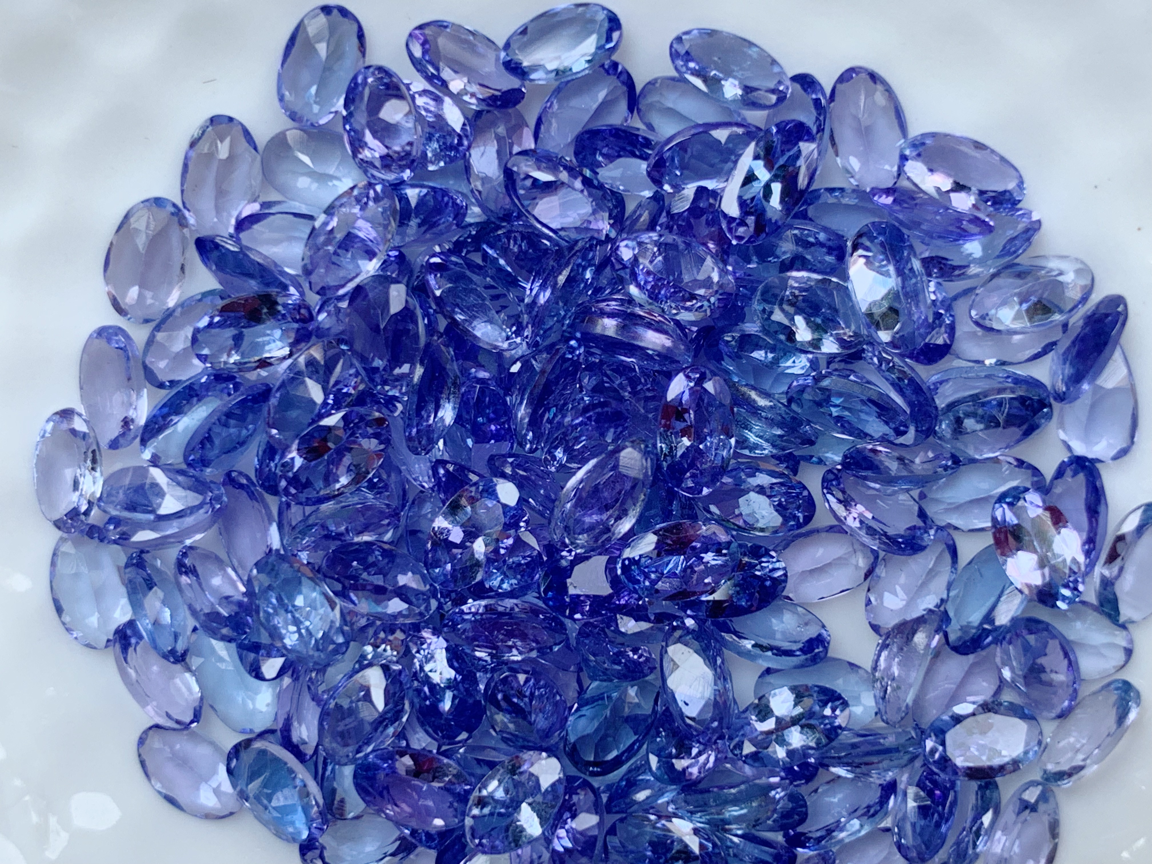 แทนซาไนท์ไข่ 5X3 มม. 5 กะรัต