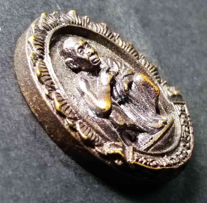 รหัสสินค้า เหรียญคณาจารย์ 039 เหรียญหล่อหลวงพ่อคูณ วัดบ้านไร่ หลังพระนาคปรก รุ่นเสาร์ 5 คูณทรัพย์แสนล้าน สร้างปี 2539 ตอกโค๊ต