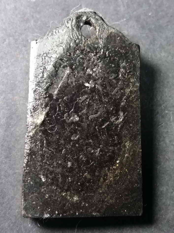 รหัสสินค้า พระเนื้อดิน เนื้อผง เนื้อว่าน 098 หลวงพ่อเงิน วัดบางคลาน จังหวัดพิจิตร เนื้อเรซิ่น มีห่วงในตัว ไม่ทราบปีที่สร้าง