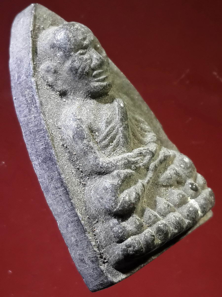 รหัสสินค้า หลวงปู่ทวด วัดต่างๆ 146 หลวงปู่ทวด วัดช้างให้ จ.ปัตตานี ไม่ทราบปีที่สร้าง เนื้อผงใบลาน หลังตัวหนังสือนูน