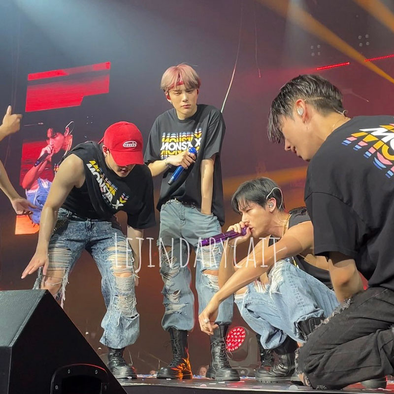 เสื้อกันหนาว MONSTAX คอนเสิร์ต NO LIMIT US TOUR