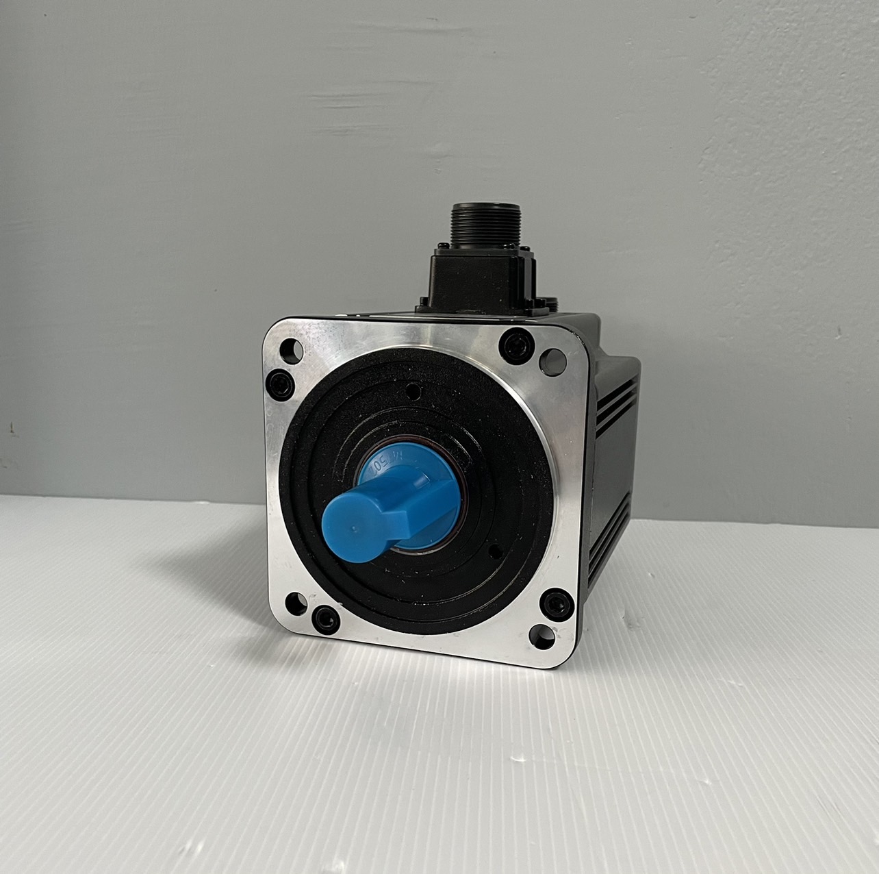 Delta AC servo motor ECMA-C21020SS 2kW keyway/brake/oil seal