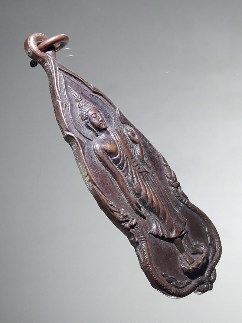 รหัสสินค้า เหรียญพระพุทธ 4285 เหรียญพระลีลาประทานพร ที่ระลึกในงานสมโภช เมืองพัทยา ปี 2522