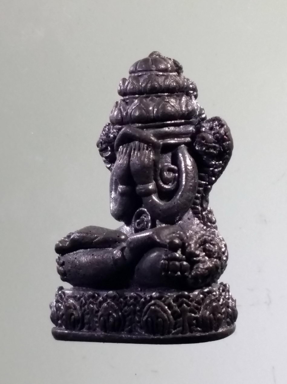 รหัสสินค้า จตุคามรามเทพ 724 รูปหล่อลอยองค์ พระปิดตาพังพะกาฬ รุ่นหลักเมือง 49 เจริญโภคทรัพย์ วัดพระบรมธาตุ จ.นครศรีธรรมราช โค๊ต เลเซอร์ หมายเลข 9788