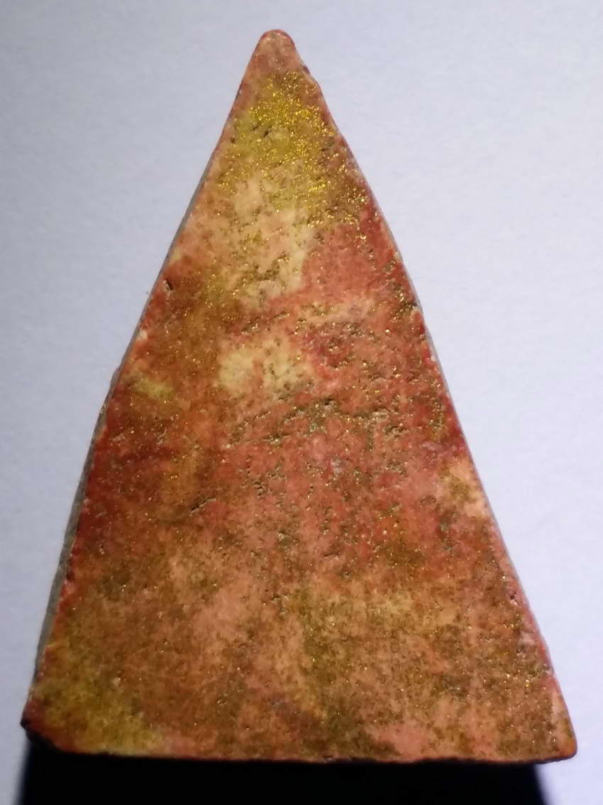 รหัสสินค้า พระไม่ทราบที่ 526 พระนางพญา เนื้อผง ทาทอง bronze เนื้อผิวสีแดงออกเป็นจ้ำ บางคนดูว่าผสมว่านสบู่เลือด ไม่ทราบที่ พระรายการนี้ให้เช่าบูชาแล้ว