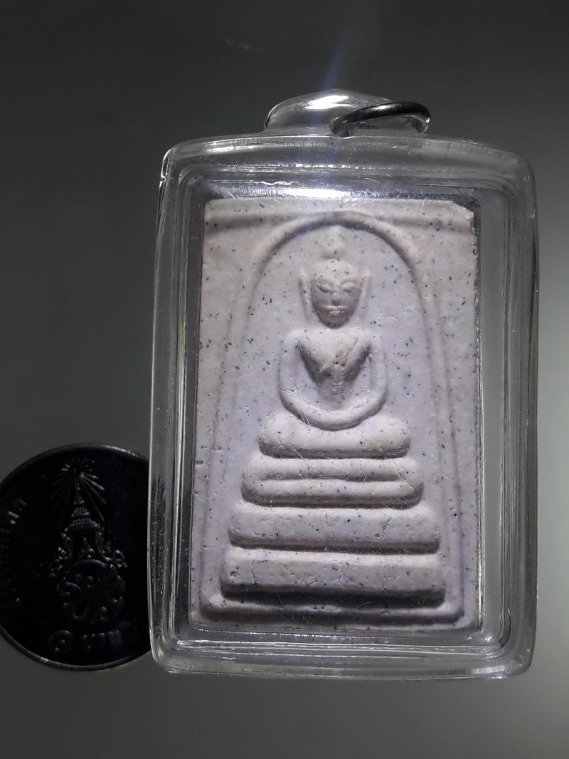 รหัสสินค้า พระเนื้อดิน ผง ว่าน 10541 พระสมเด็จ พิมพ์อกครุฑเศียรบาตร วัดพนัญเชิงกรุงเก่า จังหวัดอยุธยา เลี่ยมพลาสติก พร้อมใช้อย่างหนา งานมือใช้งานได้อีกนาน