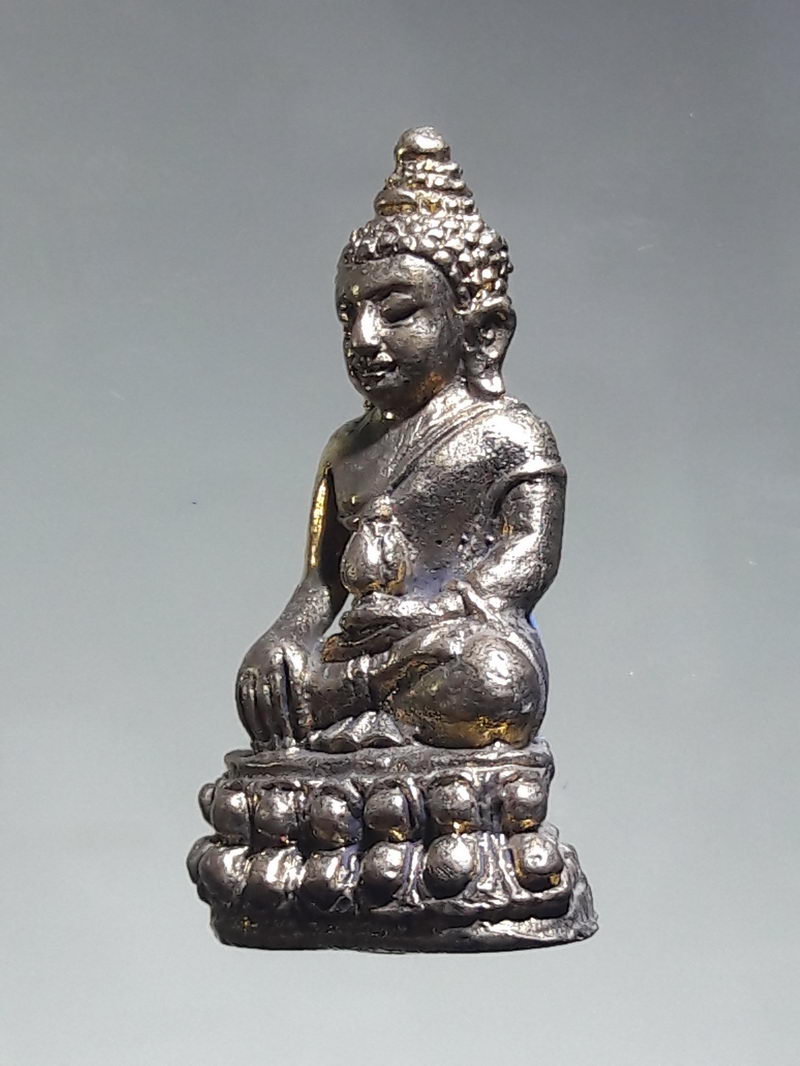 รหัสสินค้า พระมีกล่อง 258 พระกริ่งชัยชนะ หลวงพ่อเอิบ วัดซุ้มกระต่าย อำเภอสรรพยา จังหวัดชัยนาท พระสวยกล่องเดิม