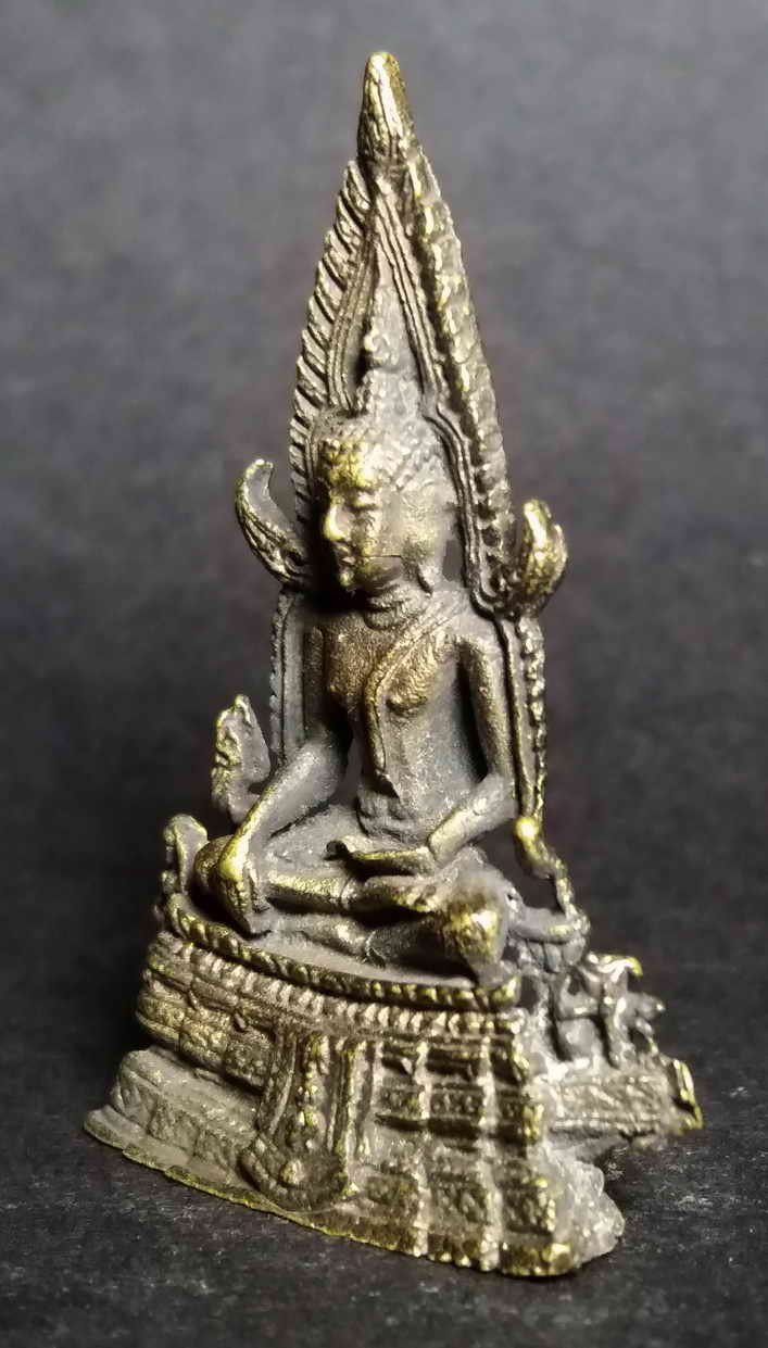 รหัสสินค้า พระกริ่ง พระหล่อ 020 รูปหล่อพระพุทธชินราช วัดพระศรีรัตนมหาธาตุจังหวัดพิษณุโลก ไม่ทราบปีที่สร้าง หล่อตัน พระรายการนี้ให้เช่าบูชาแล้ว