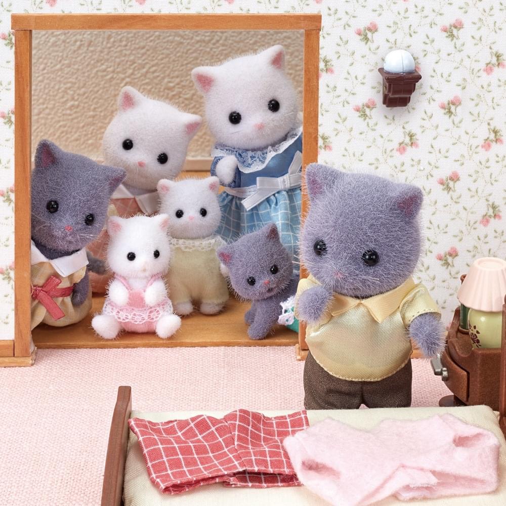 ตุ๊กตาคุณพ่อแมวเปอร์เซียสีเทา ซิลวาเนียนแท้ Persian Cat Father : Sylvanian Families