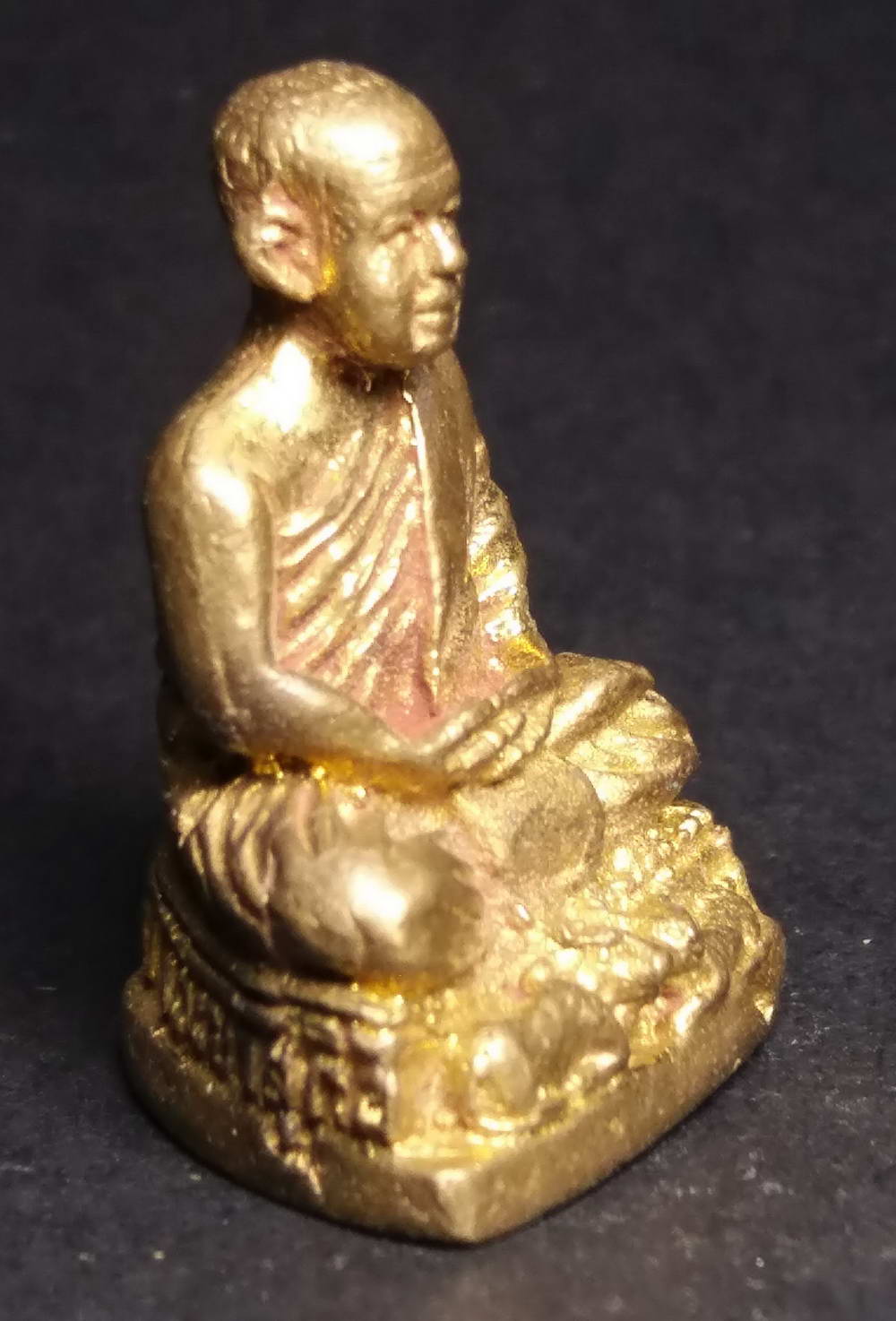 รหัสสินค้า พระกริ่ง พระหล่อ 114 รูปหล่อหลวงพ่อสมชาย ฐิติวิริโย วัดเขาสุกิม จังหวัดจันทบุรี เนื้อทองผสม พระรายการนี้ให้เช่าบูชาแล้ว