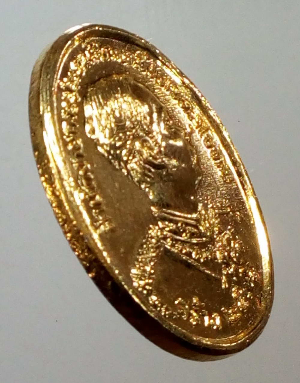 รหัสสินค้า พระมีกล่อง 162 เหรียญกะไหล่ทองรัชกาลที่ 5 สำนักงานการประถมศึกษา จังหวัดสุโขทัย จัดสร้างปี 2536 ประกอบพิธีมหาพุทธาภิเษก ณ.ศาลพระแม่ย่า จังหวัดสุโขทัย