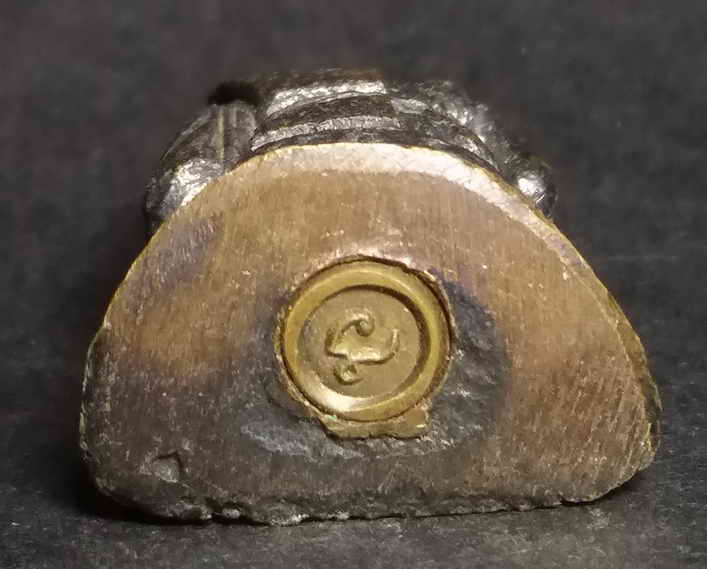 รหัสสินค้า พระกริ่ง พระหล่อ 047 รูปหล่อหลวงพ่อม่วง วัดบ้านทวน จ.กาญจนบุรี ใต้ฐานอุดกริ่ง สภาพสวย