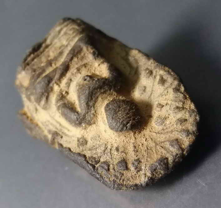 รหัสสินค้า พระกรุ 008 พระคง ทรงพระบาง จ.ลำพูน เนื้อเขียวหินครก