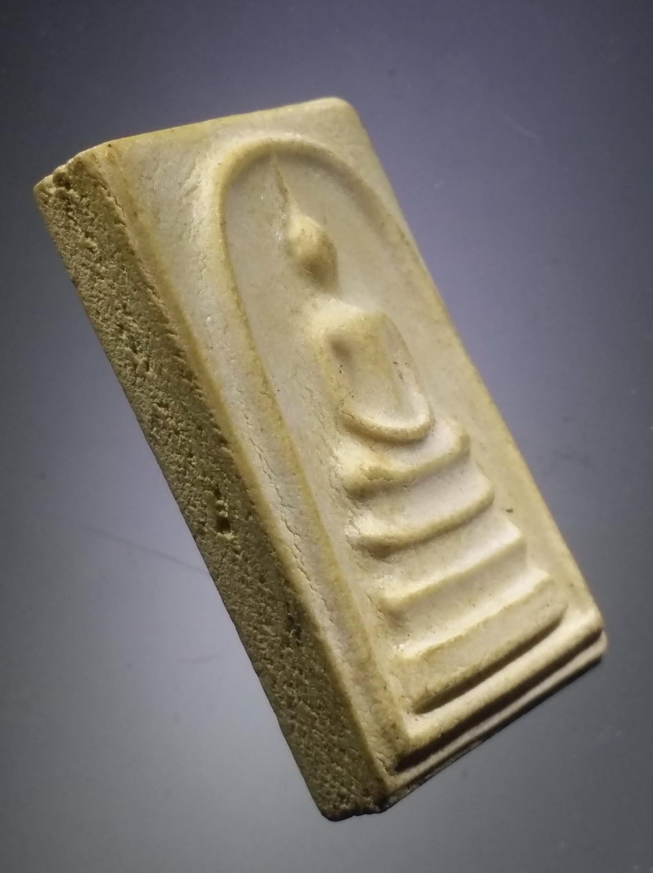 รหัสสินค้า พระสมเด็จ วัดต่างๆ 1161 พระสมเด็จเนื้อผง รุ่น เฉลิมพระเกียรติครบ 5 รอบ ในหลวงรัชกาลที่ 9 สร้างปี 2530 วัดนครป่าหมาก กรุงเทพฯ จัดสร้าง หายาก สร้างน้อย สภาพสวย งดต่อราคา