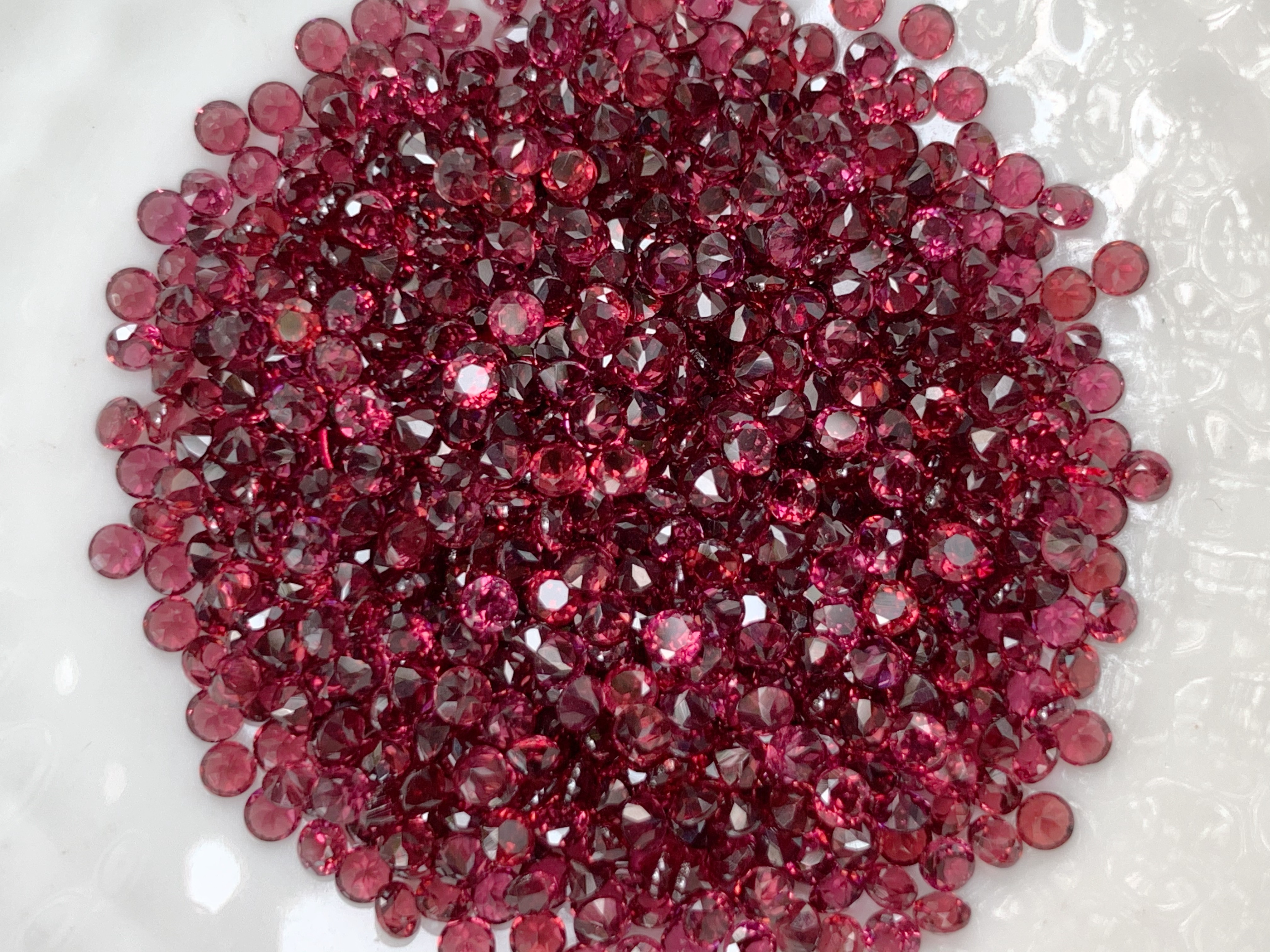 Rhodolite โรโดไลท์กลม 2.0 มม. 5 กะรัต