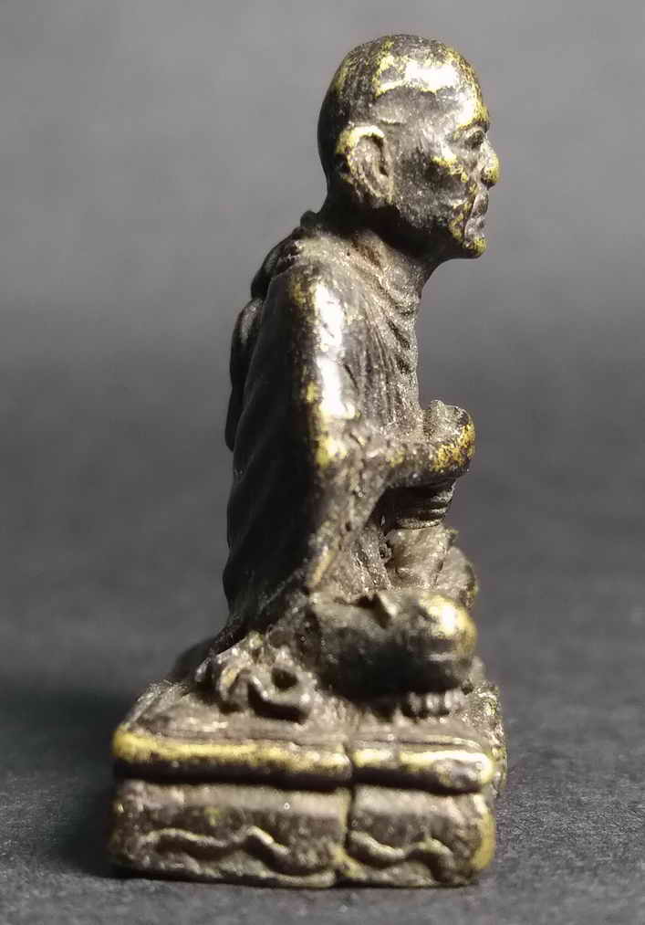 รหัสสินค้า ฉะเชิงเทรา 014 รูปหล่อสมเด็จพระพุฒาจารย์โต พรหมรังษี ออกวัดพระธาตุวาโย (วัดห้วยน้ำทรัพย์) จ.ฉะเชิงเทรา พระรายการนี้ให้เช่าบูชาแล้ว