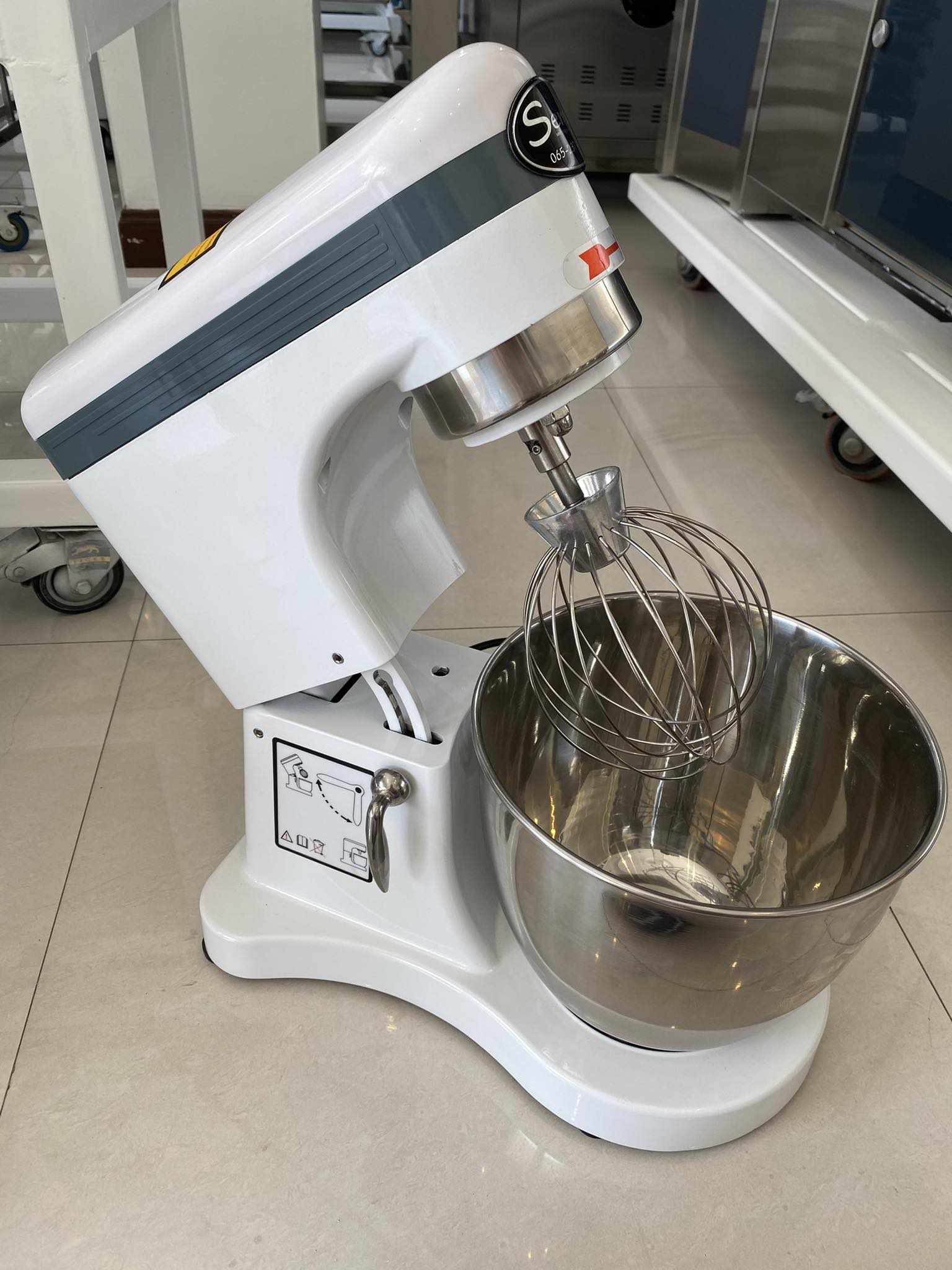 เครื่องผสม 3 หัวตี 7 ลิตร (SI-MX7)