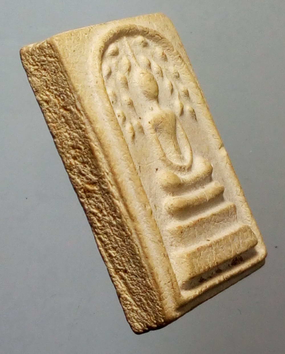 รหัสสินค้า พระไม่ทราบที่ 189 พระสมเด็จปรกโพธิ์พิมพ์คะแนนหลังเรียบ ไม่ทราบที่ พระรายการนี้ให้เช่าบูชาแล้ว