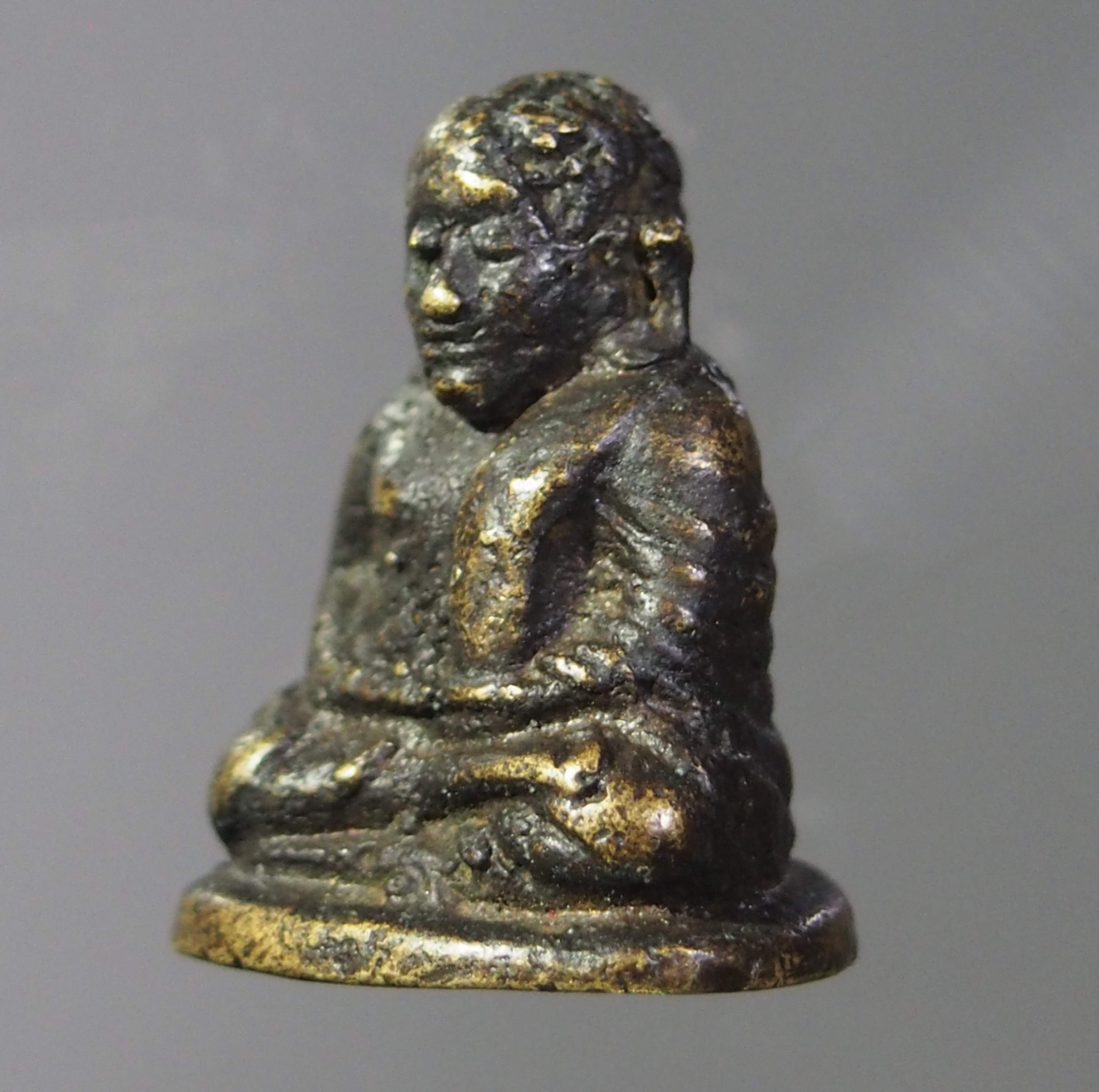 Antig on TT 001 รูปหล่อหลวงพ่อเงิน วัดบางคลาน จังหวัดพิจิตร กรุณาพิจารณาแท้ หรือไม่แท้จากประสบการณ์ของท่านเองนะครับ