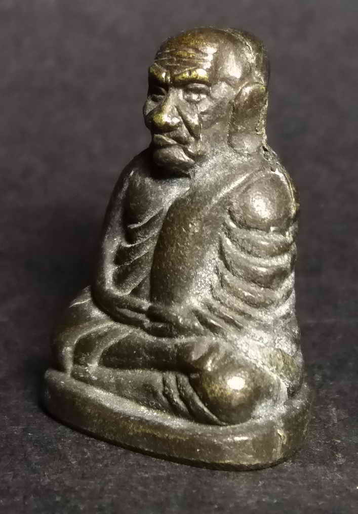 รหัสสินค้า พระกริ่ง พระหล่อ 049 รูปหล่อหลวงพ่อเงิน วัดบางคลาน จังหวัดพิจิตร ไม่ทราบรุ่น ไม่ทราบปีที่สร้าง โค๊ตหล่อในตัว