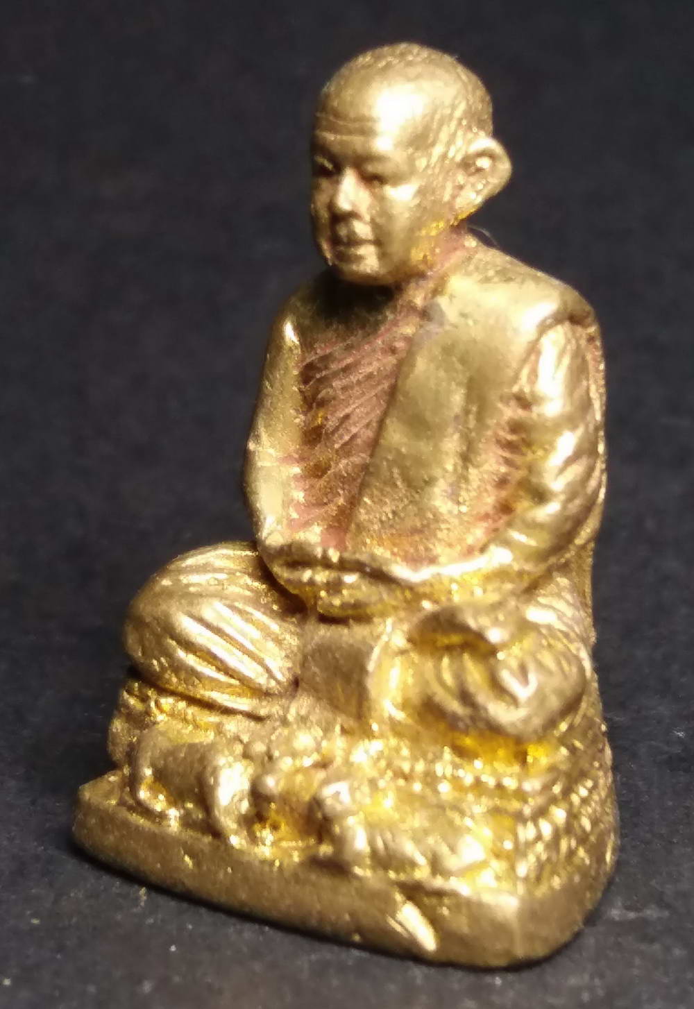 รหัสสินค้า พระกริ่ง พระหล่อ 114 รูปหล่อหลวงพ่อสมชาย ฐิติวิริโย วัดเขาสุกิม จังหวัดจันทบุรี เนื้อทองผสม พระรายการนี้ให้เช่าบูชาแล้ว