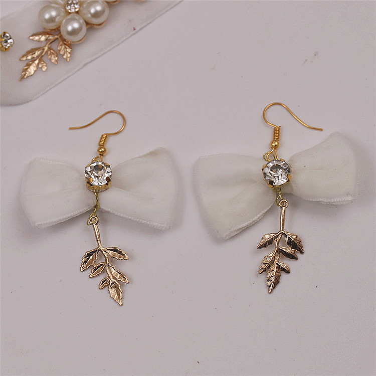 As41031 สร้อยคอกำมะหยี่บางนิ่ม+ต่างหู ผ้าซีทรูเบาๆ ติดมุกสวยหรู ขนาดกว้าง 2.8 ซม. ยาว 33 ซม.ขยายได้อีกประมาณ 5 ซม.
