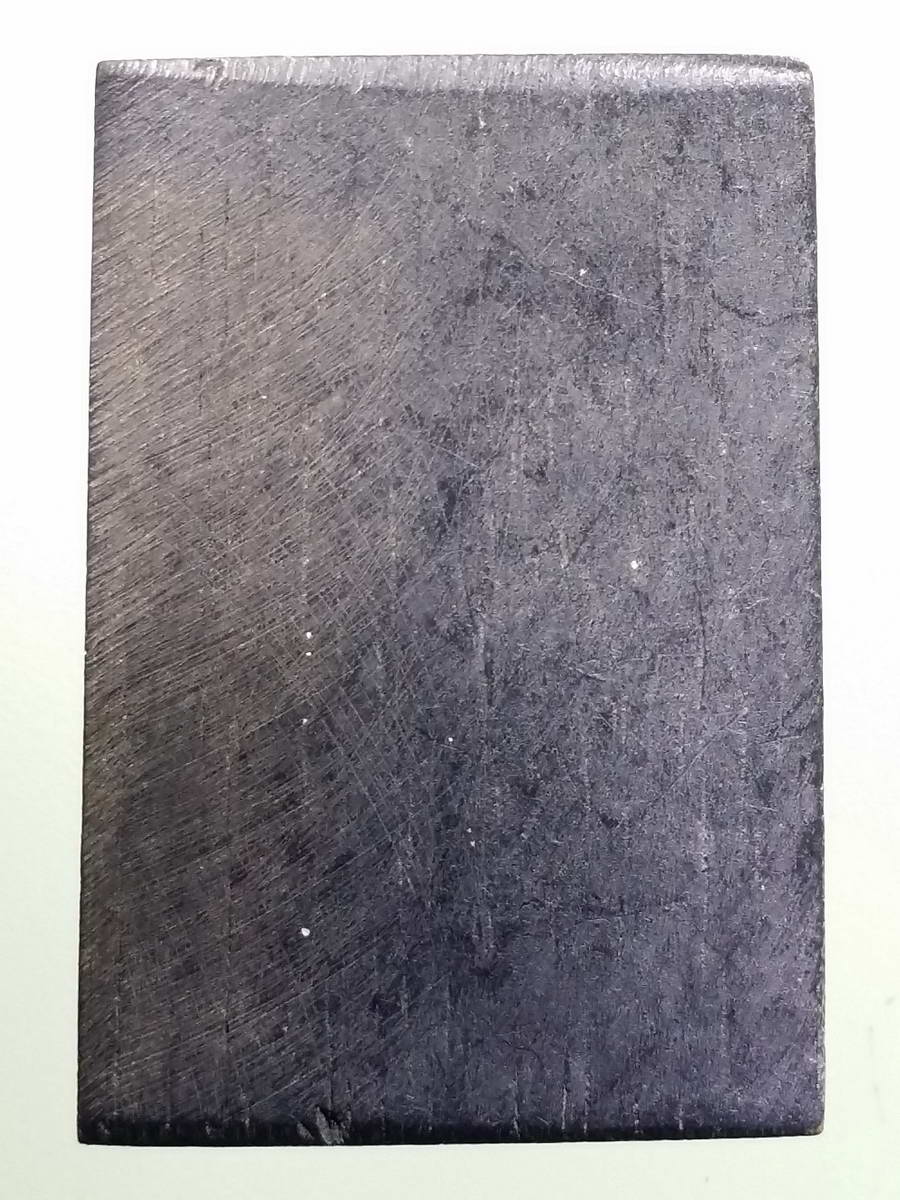 รหัสสินค้าพระ ไม่ทราบที่ 463 พระสมเด็จฐาน 9 ชั้น ไม้งิ้วดำ ไม่ทราบที่ พระองค์นี้เอากล้องส่องจะเห็นว่าพระสร้างขึ้น 2 ชั้นครับ ไม่ได้เป็นไม้งิ้วดำแกะนะครับ น่าจะเอาผง มากดพิมพ์ติดกับไม้งิ้วดำอีกชั้นหนึ่ง พระรายการนี้ให้เช่าบูชาแล้ว