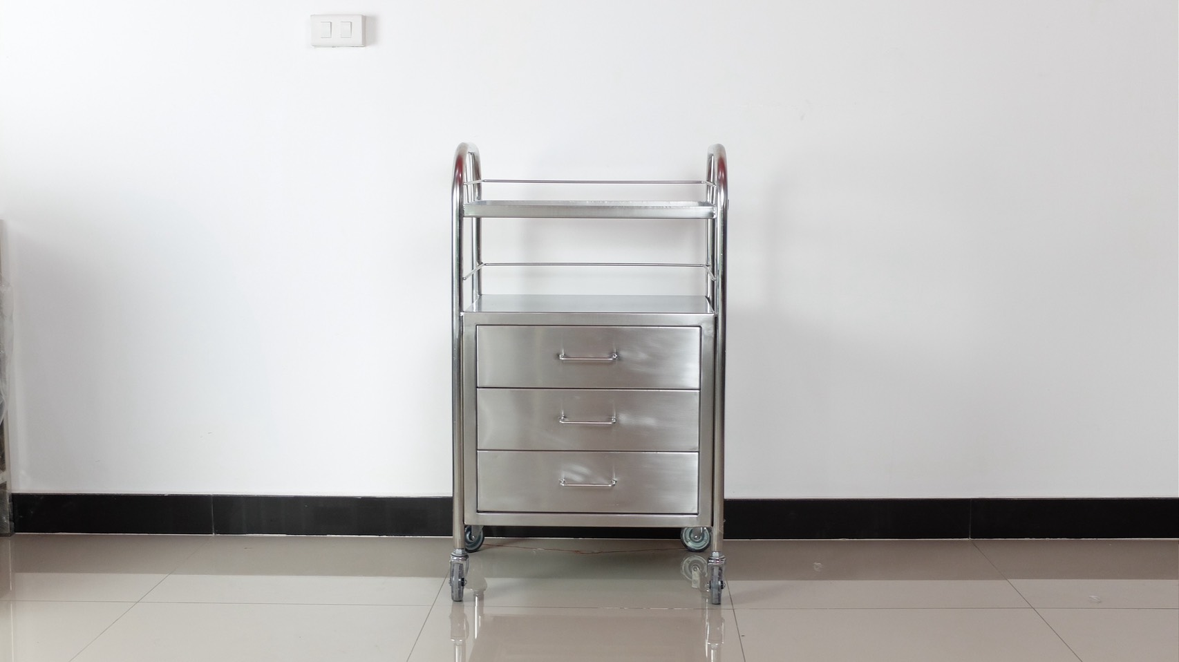 รถเข็นฉุกเฉินช่วยชีวิต Emergency Cart 3 ลิ้นชัก สแตนเลส รหัส PP050 (ข)