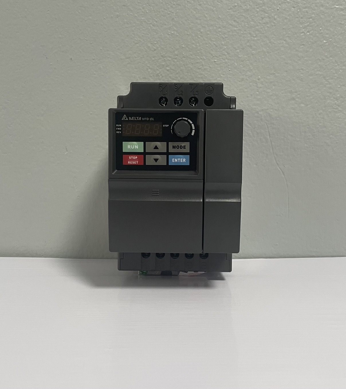 Delta Inverter VFD022EL21A 3HP 2.2kW (Input 220V 1-Phase Output 220V 3-Phase )