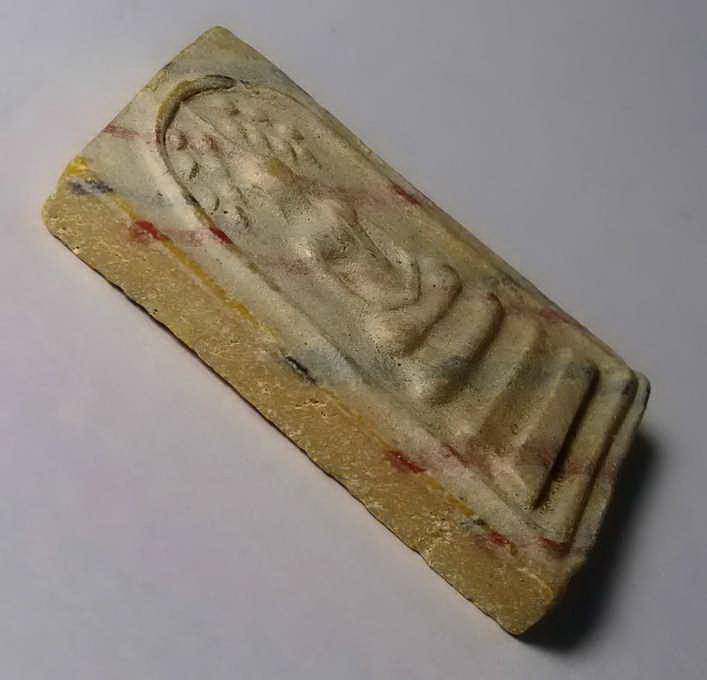 รหัสสินค้า นครสวรรค์ 068 พระสมเด็จเนื้อผงพิมพ์ปรกโพธิ์ ลายธงชาติ วัดพระบางมงคล อำเภอเมือง จังหวัดนครสวรรค์ ที่ระลึกงานผูกพัทธสีมา