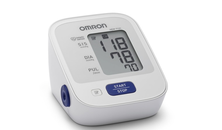 Omron เครื่องวัดความดันโลหิตอัตโนมัติ แบรนด์ OMRON รุ่น HEM-7121 ประกันศูนย์ 5 ปี แถม Adapter
