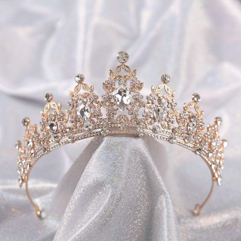 As2314- พร้อมส่งจากไทย มงกุฎเพชรประดับมุก แวววาว สวยหรูดูแพงเหมือนแบบ เด็กโต-ผู้ใหญ่ เส้นผ่าศูนย์กลาง 14cm.ดัดปรับขนาดได้เล็กน้อย