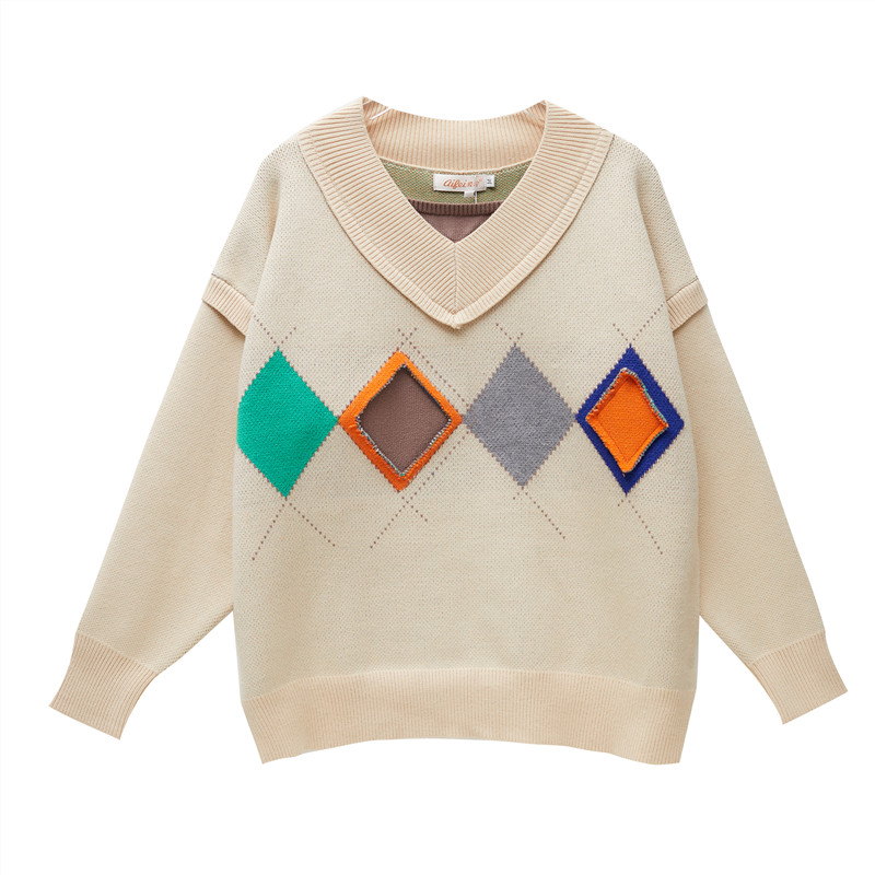 เสื้อสเวตเตอร์แบบหวังอี้ป๋อใส่