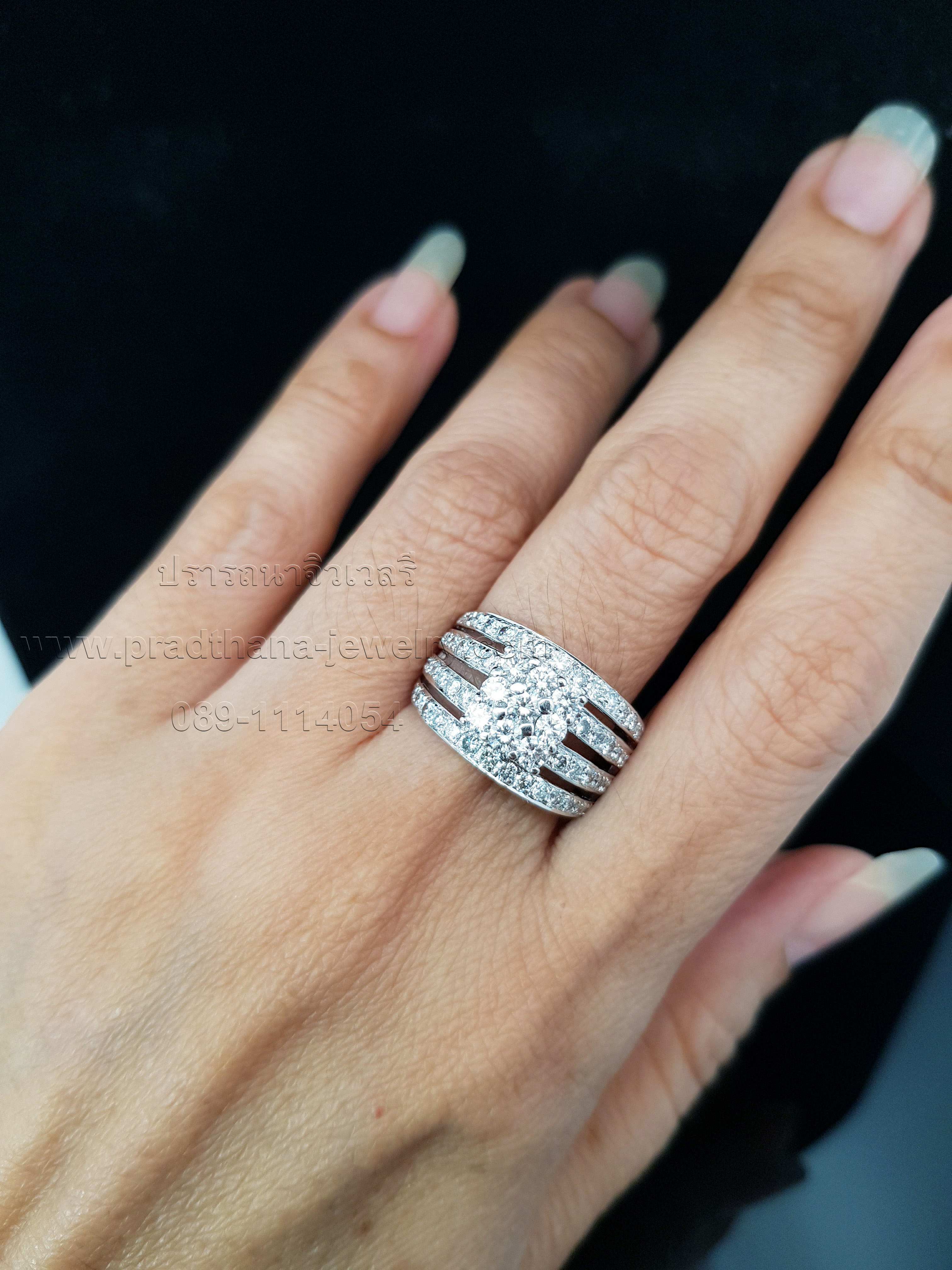 แหวนเพชรหน้ากว้างก้านสี่แถว **จองแล้ว**