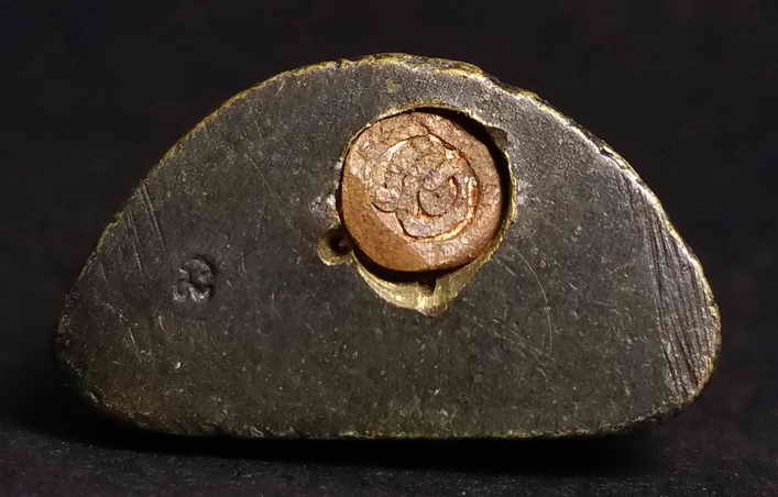 รหัสสินค้า อุทัยธานี 011 รูปหล่อ อุดกริ่งพระพุทธหลวงพ่อโต วัดขวิด จังหวัดอุทัยธานี เนื้อนวะโลหะ พระรายการนี้ให้เช่าบูชาแล้ว