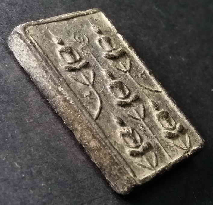 รหัสสินค้า พิจิตร 012 พระเจ้าห้าพระองค์ วัดบางคลาน จังหวัดพิจิตร เนื้อผงใบลาน สร้างปี 2516 พระรายการนี้ให้เช่าบูชาแล้ว