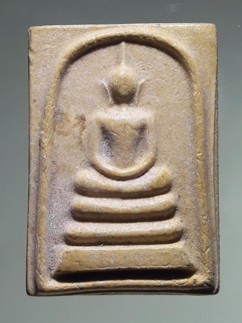 รหัสสินค้า พระเนื้อดิน ผง ว่าน 10506 พระสมเด็จเนื้อผง รุ่นเสาร์ 5 หลวงพ่อผล วัดท่ากรวด สร้างปี 2536